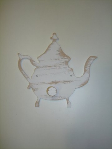 Χειροποίητη ξύλινη κρεμάστρα “τσαγιέρα”