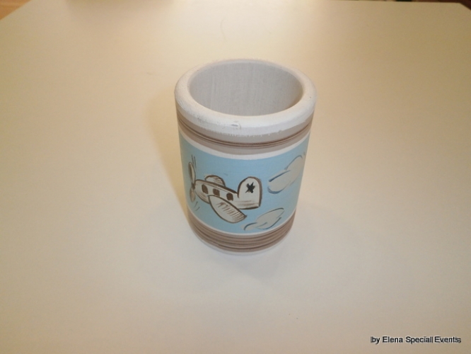 Hand-painted wooden pencil cup.