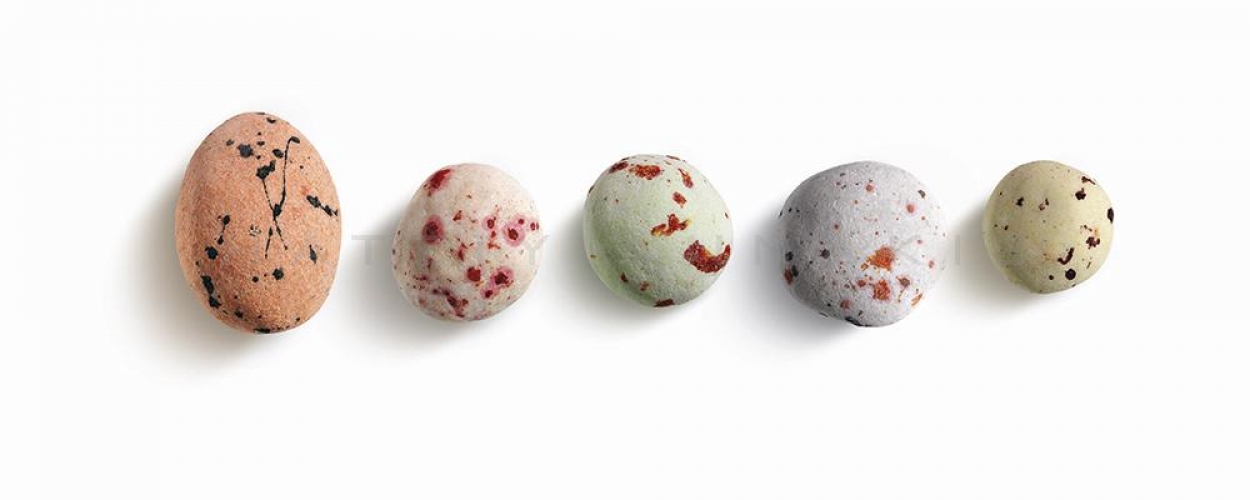 Pebble Dragee Hatziyiannakis, various tastes.